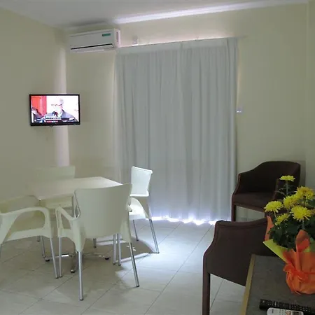 Mackenzie Hotel Larnaca