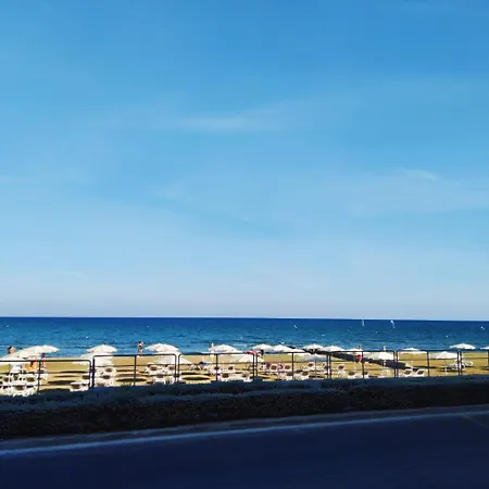 Hotel Mackenzie Larnaca